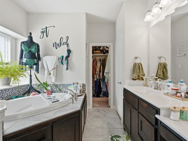 1705 Chacon Canyon Drive, Desoto, TX 75115