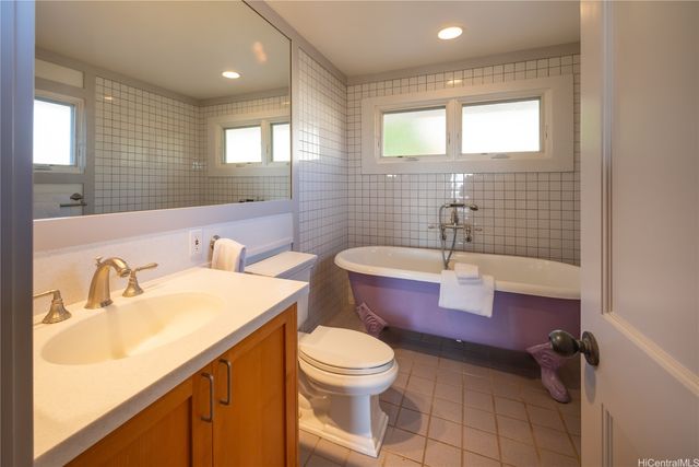 3865 Mariposa Drive, Honolulu, HI 96816