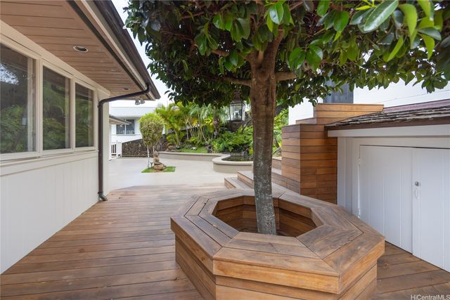 3865 Mariposa Drive, Honolulu, HI 96816