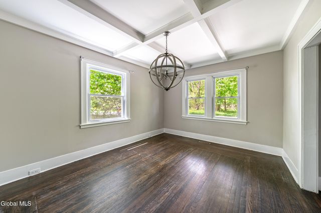 9 Schermerhorn Road, Rotterdam, NY 12306