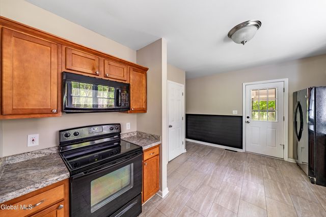 9 Schermerhorn Road, Rotterdam, NY 12306