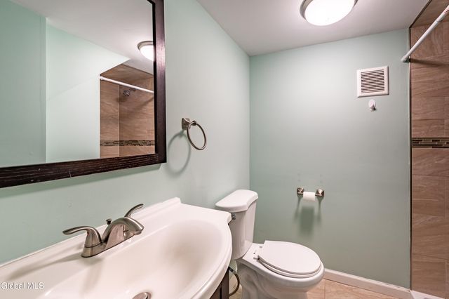 9 Schermerhorn Road, Rotterdam, NY 12306