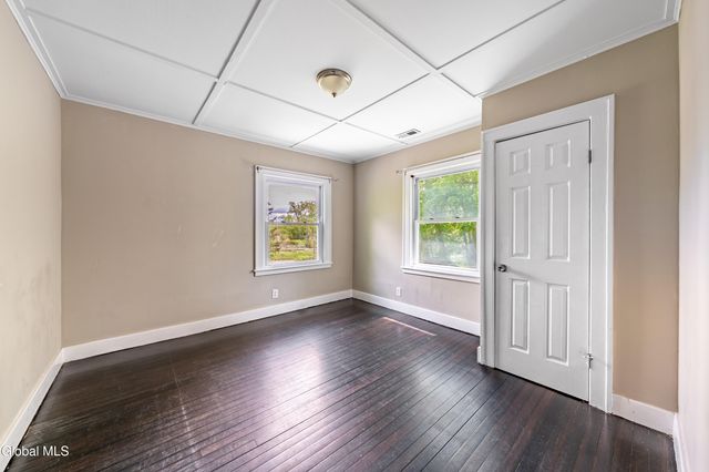 9 Schermerhorn Road, Rotterdam, NY 12306
