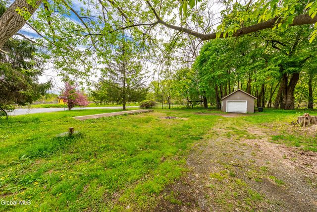 9 Schermerhorn Road, Rotterdam, NY 12306