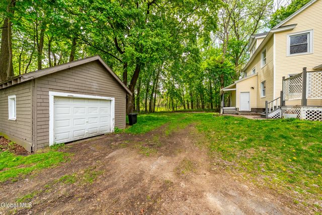 9 Schermerhorn Road, Rotterdam, NY 12306