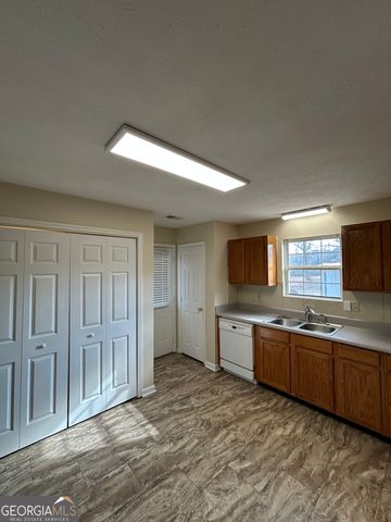 206 Ann Murphy Road, West Point, GA 31833