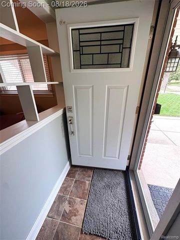 1812 E Longmeadow Road, Trenton, MI 48183