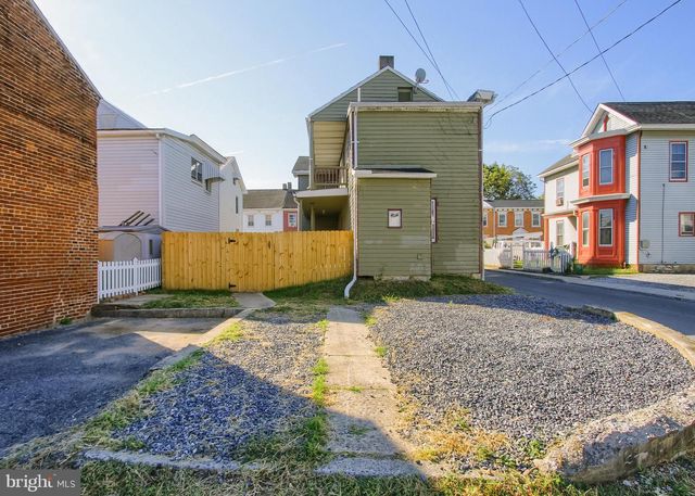 24 W LOCUST ST, Mechanicsburg, PA 17055