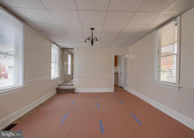 24 W LOCUST ST, Mechanicsburg, PA 17055