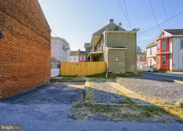 24 W LOCUST ST, Mechanicsburg, PA 17055