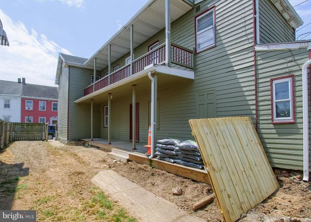 24 W LOCUST ST, Mechanicsburg, PA 17055