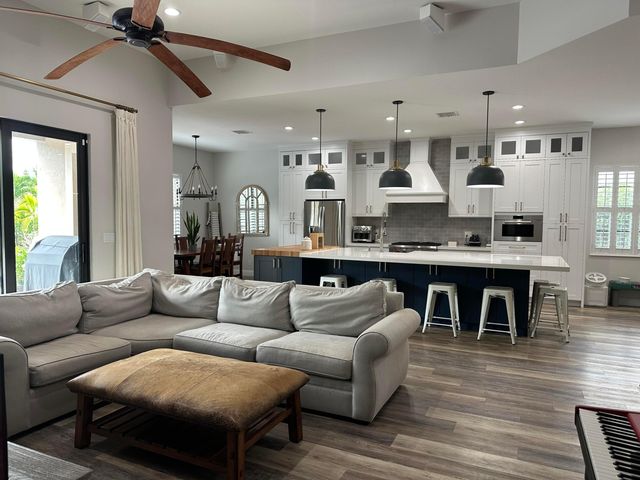 10441 Prato Street, Wellington, FL 33414