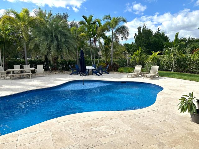 10441 Prato Street, Wellington, FL 33414