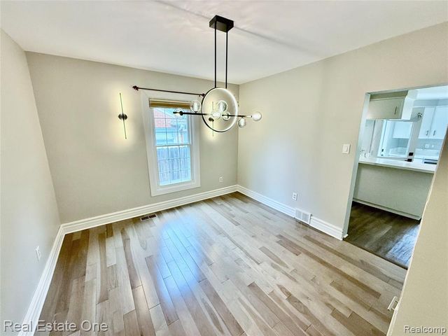 865 Grant Avenue, Clawson, MI 48017