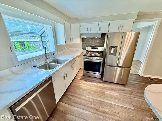 865 Grant Avenue, Clawson, MI 48017