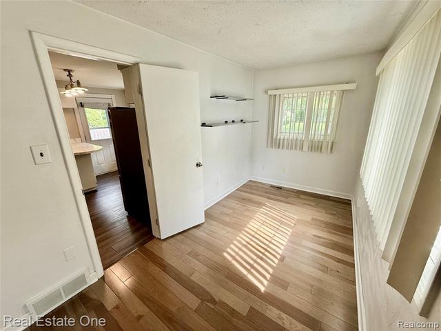 865 Grant Avenue, Clawson, MI 48017