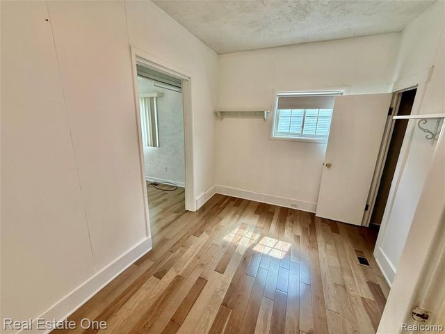 865 Grant Avenue, Clawson, MI 48017