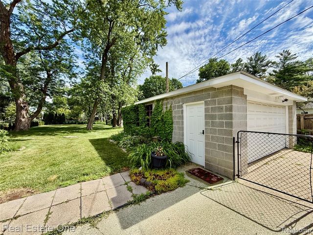 865 Grant Avenue, Clawson, MI 48017