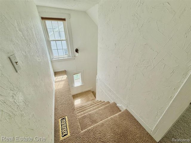 865 Grant Avenue, Clawson, MI 48017