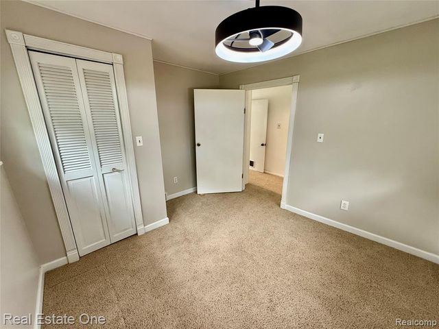 865 Grant Avenue, Clawson, MI 48017