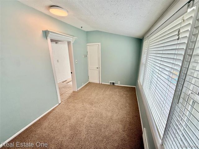 865 Grant Avenue, Clawson, MI 48017