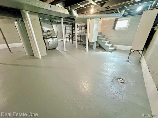 865 Grant Avenue, Clawson, MI 48017
