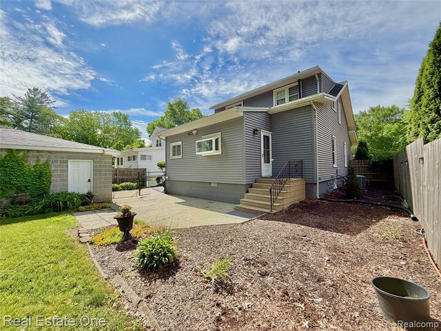 865 Grant Avenue, Clawson, MI 48017