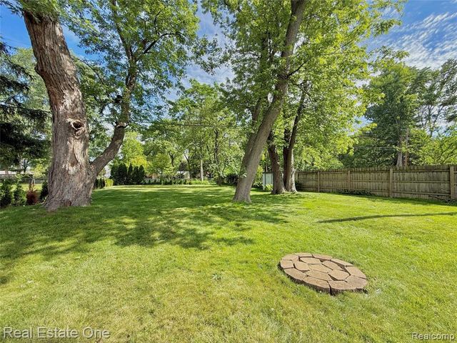 865 Grant Avenue, Clawson, MI 48017