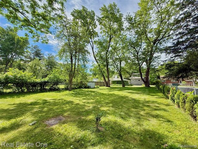 865 Grant Avenue, Clawson, MI 48017