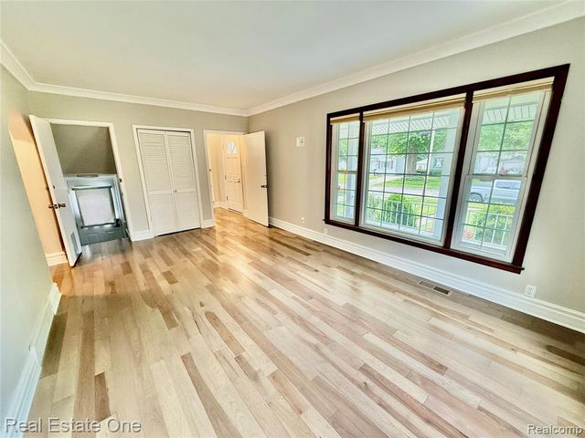 865 Grant Avenue, Clawson, MI 48017