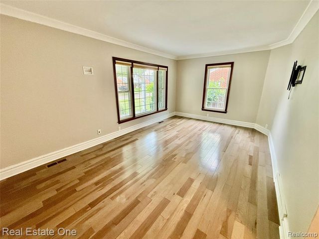 865 Grant Avenue, Clawson, MI 48017