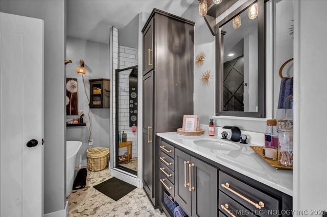 37 Firefly Lane, Carlton Landing, OK 74432