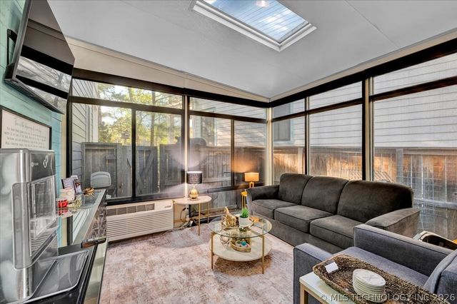 37 Firefly Lane, Carlton Landing, OK 74432
