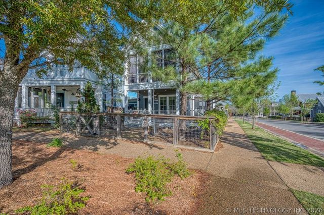 37 Firefly Lane, Carlton Landing, OK 74432