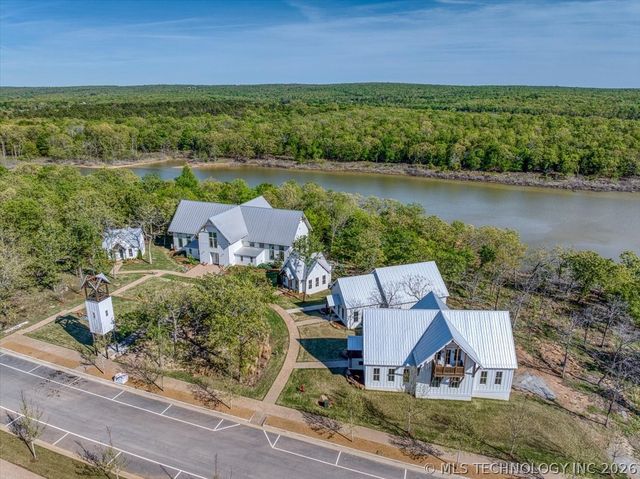 37 Firefly Lane, Carlton Landing, OK 74432