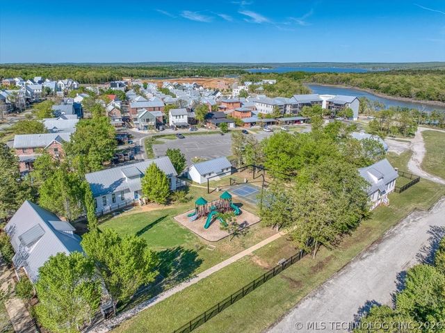 37 Firefly Lane, Carlton Landing, OK 74432