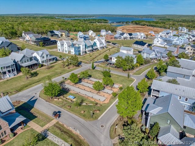 37 Firefly Lane, Carlton Landing, OK 74432