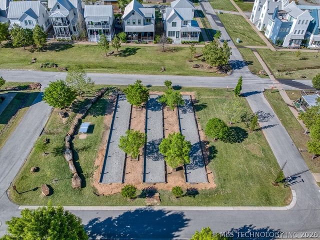 37 Firefly Lane, Carlton Landing, OK 74432