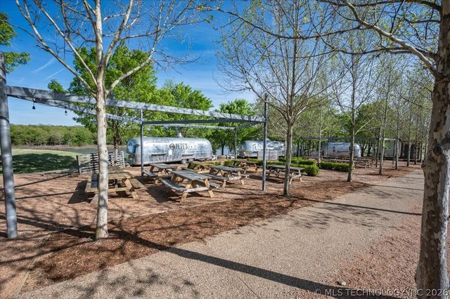37 Firefly Lane, Carlton Landing, OK 74432