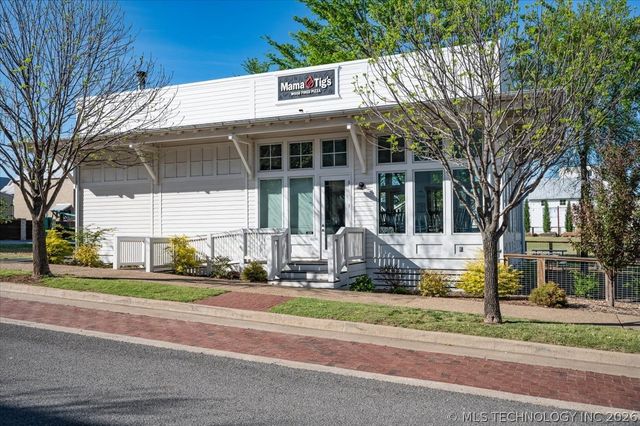 37 Firefly Lane, Carlton Landing, OK 74432