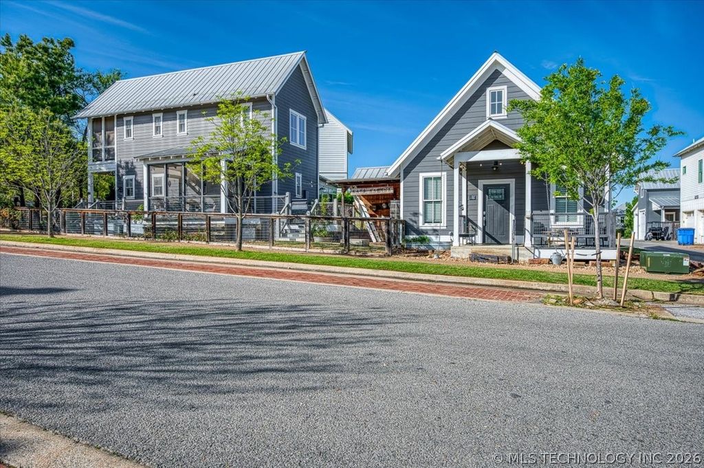 37 Firefly Lane, Carlton Landing, OK 74432