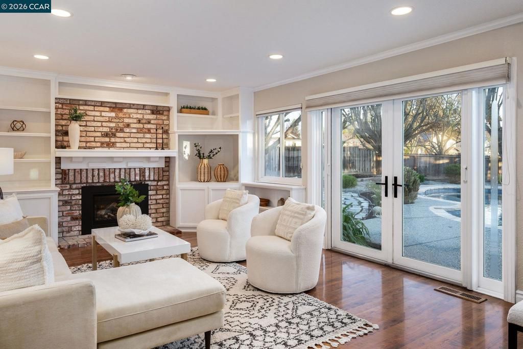 Image 17 of property listing at 633 Lomond Cir, San Ramon, CA 94583