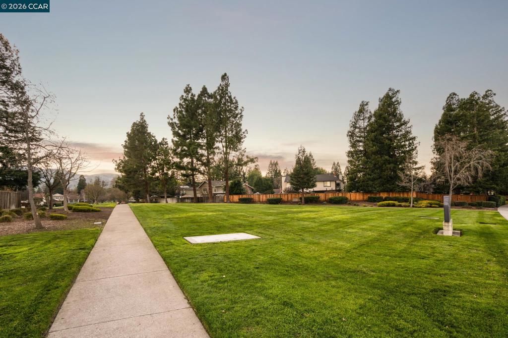 Image 39 of property listing at 633 Lomond Cir, San Ramon, CA 94583