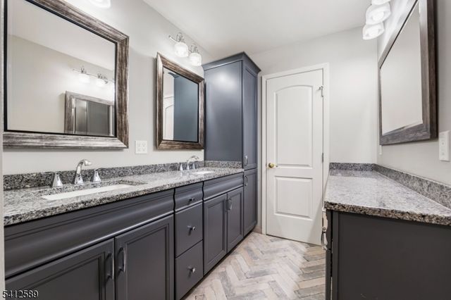 10 Bayberry Ln, Randolph Twp., NJ 07869