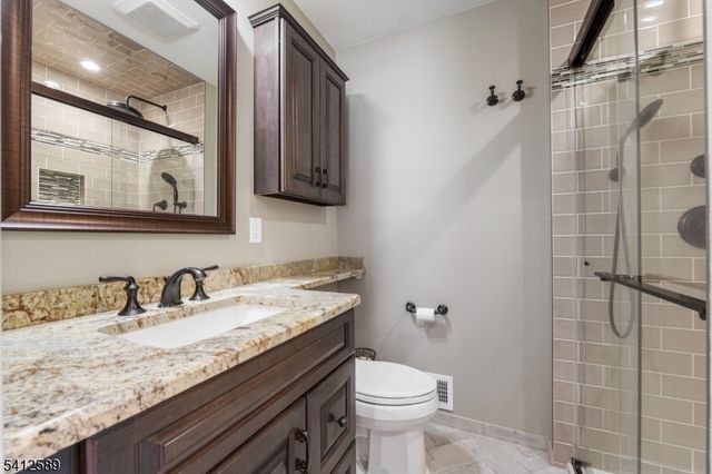 10 Bayberry Ln, Randolph Twp., NJ 07869