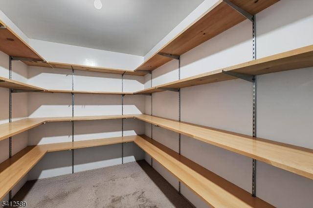 10 Bayberry Ln, Randolph Twp., NJ 07869