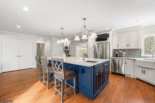 10 Bayberry Ln, Randolph Twp., NJ 07869