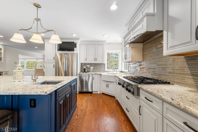 10 Bayberry Ln, Randolph Twp., NJ 07869