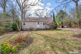 28 Rocky Ledge Drive, Clinton, CT 06413