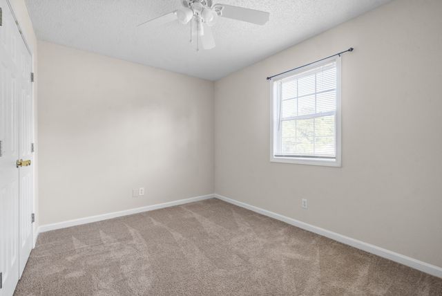 3282 N Senseney Cir, Clarksville, TN 37042